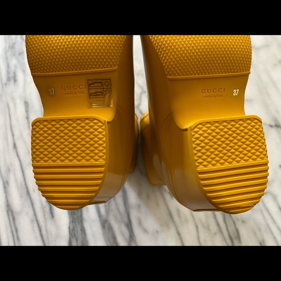 Gucci Yellow Rubber Kurt Ankle Boots - Picture 5 of 7